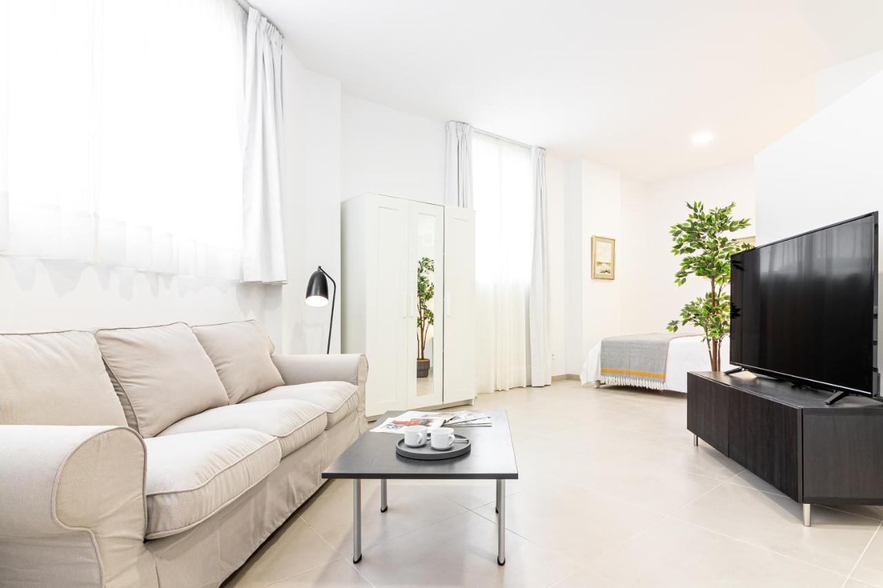 Center Flat. Center Train Station Appartement